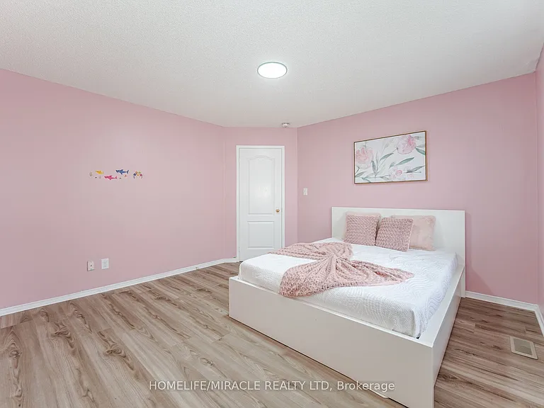 41 Beachpoint Blvd #UPPER — Photo 37