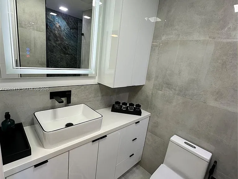 6039 Collins Ave #310 — Photo 13