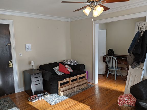 4th image of 18 E Northwest Hwy APT 10