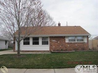 18215 Hinton St, Riverview, MI 48193