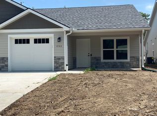 1202 SW Lakeside Dr, Topeka, KS 66604