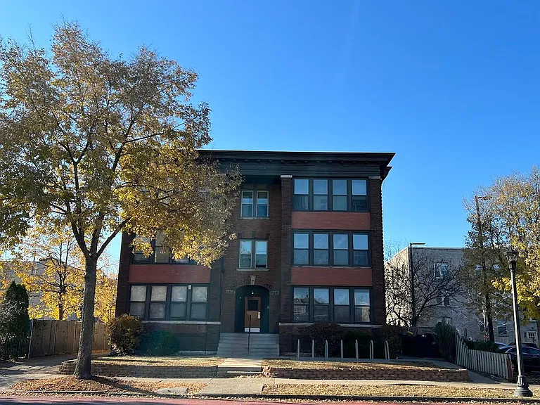2716 Hennepin Ave S #B2 — Photo 1