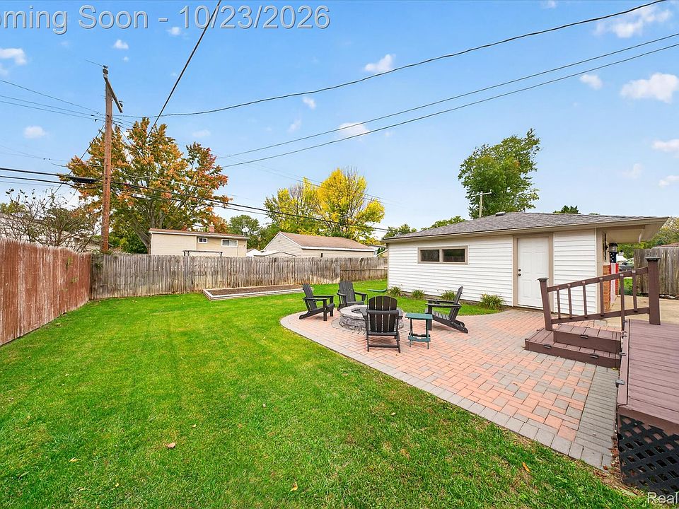 30328 Fairfax St, photo 24