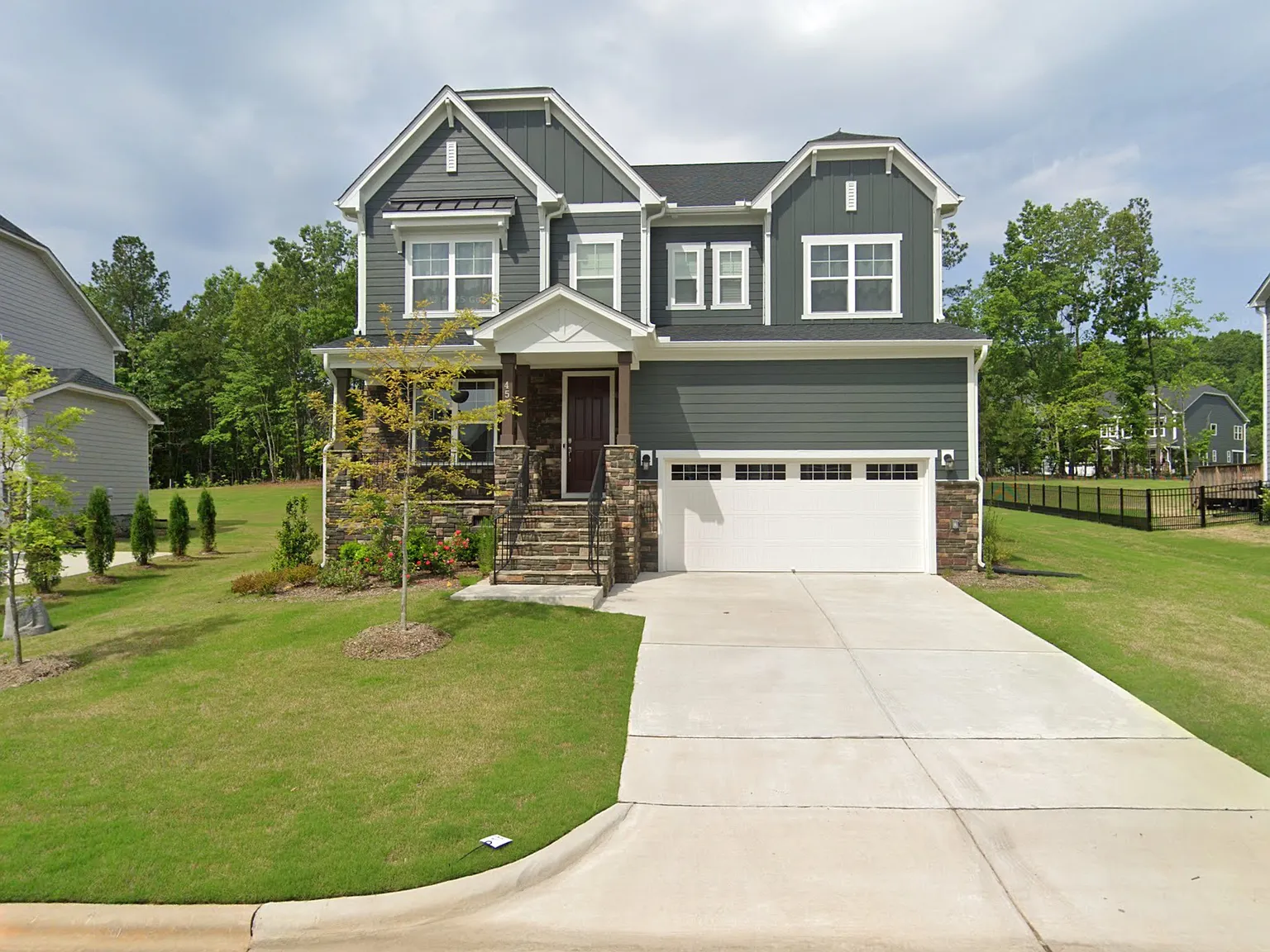 5 bed, 3551 sqft, $3,880 — Photo 2