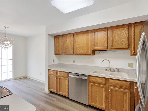 5th image of 123 Hiddenwood Dr