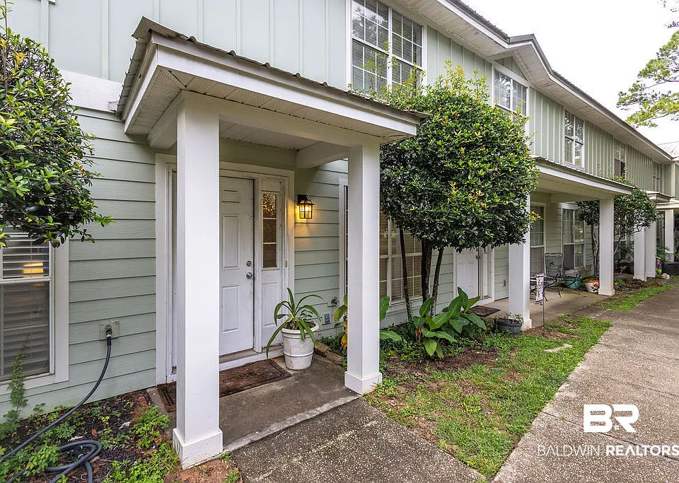 400 E 24th Ave #6