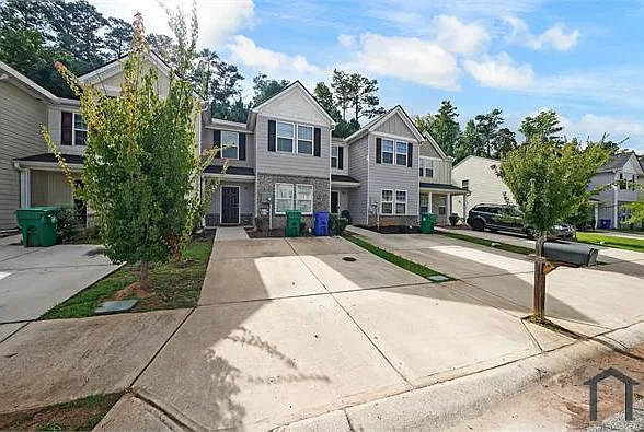 2538 Piering Dr — Photo 2