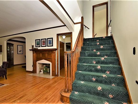 4th image of 4225 Plymouth Dr