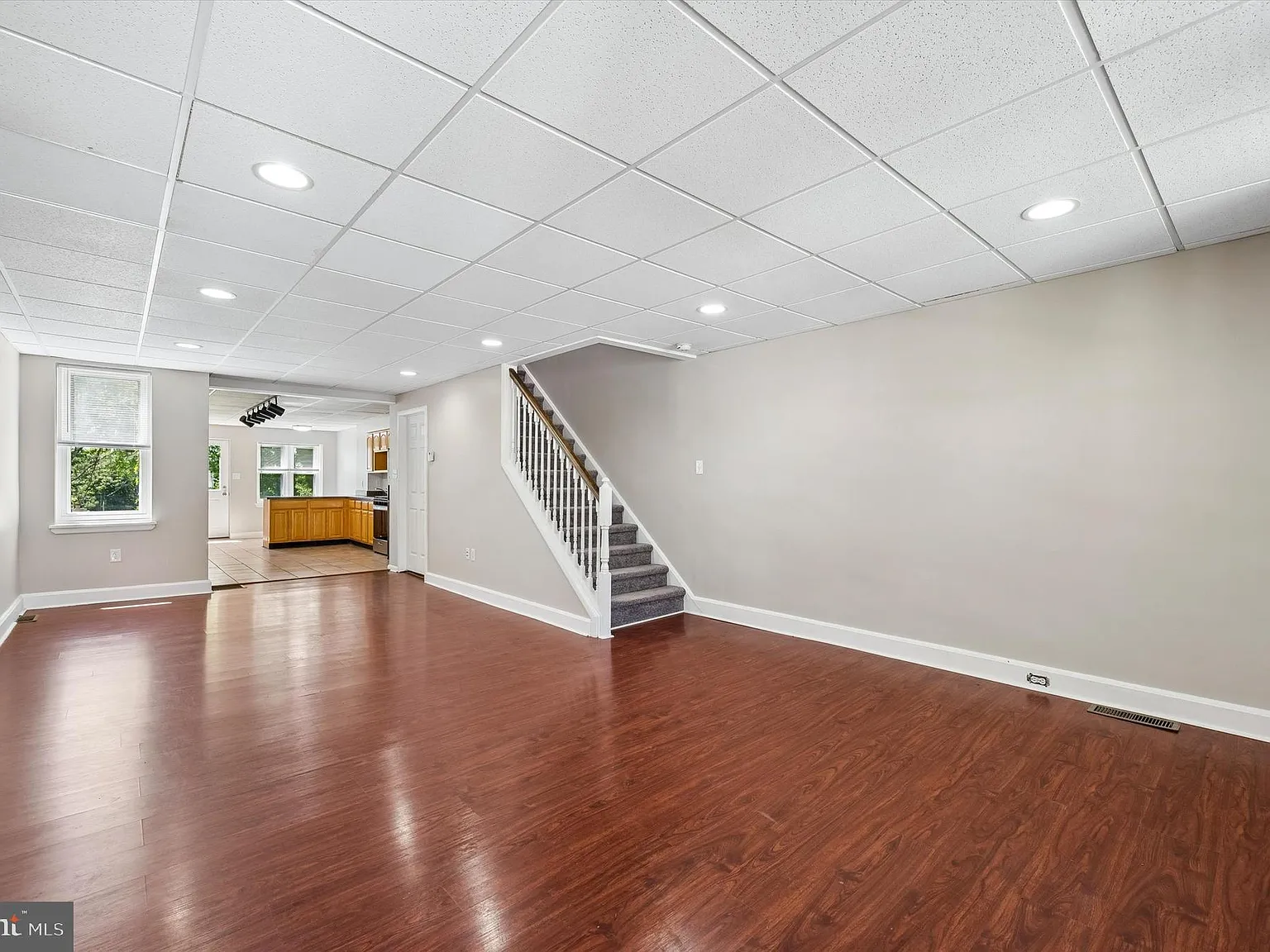 3 bed, 1328 sqft, $1,850 — Photo 2