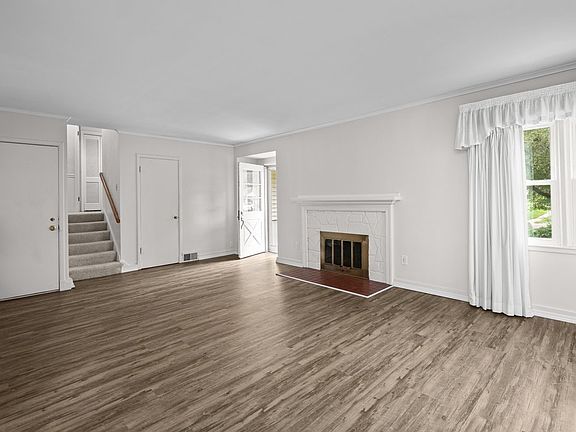 3rd image of 806 N 11th St