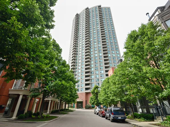 501 N Clinton St APT 1303, Chicago, IL 60654