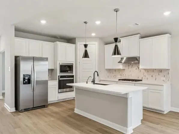 212 Raine Manor Ct, Montgomery, TX 77316