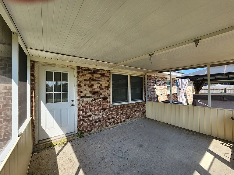 1804 Arthur Ave — Photo 19