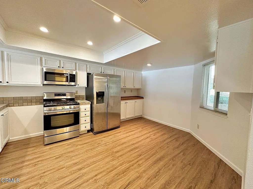 2 bed, 2.0 bath, 1240 sqft, $2,995 — Photo 3