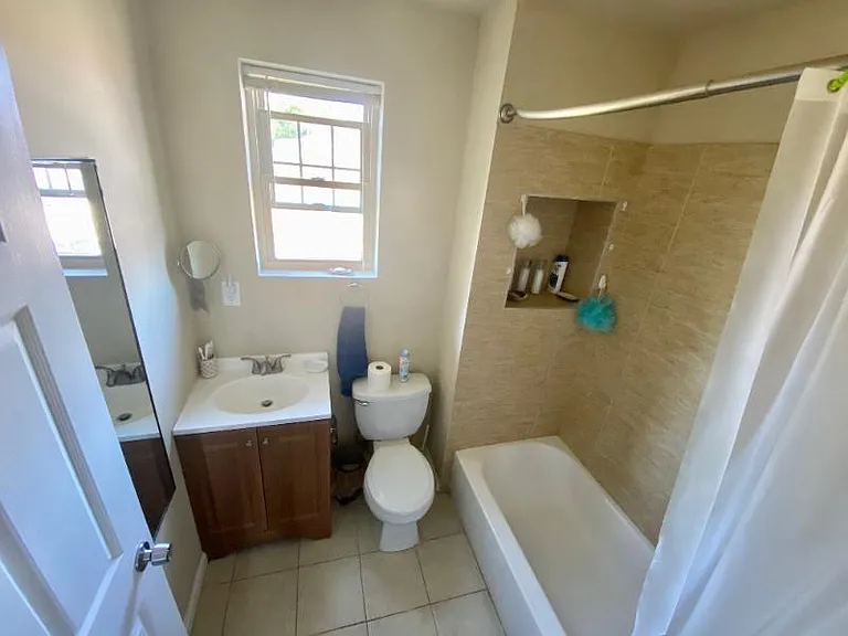 746 Master St #1 — Photo 2