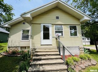 200 W Allmon St, Salem, IL 62881