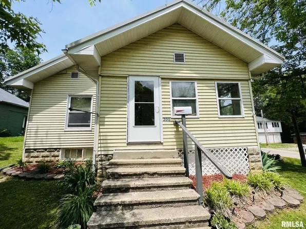 200 W Allmon St, Salem, IL 62881