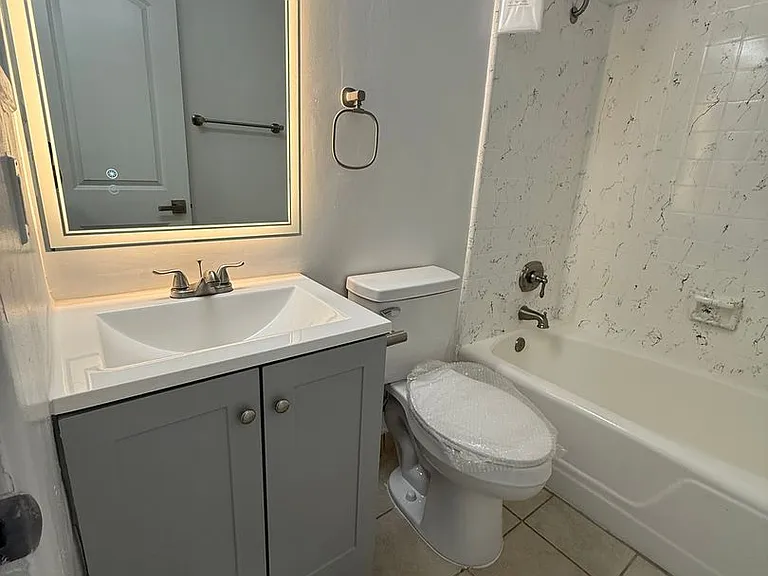 1179 Crenshaw Blvd — Photo 25