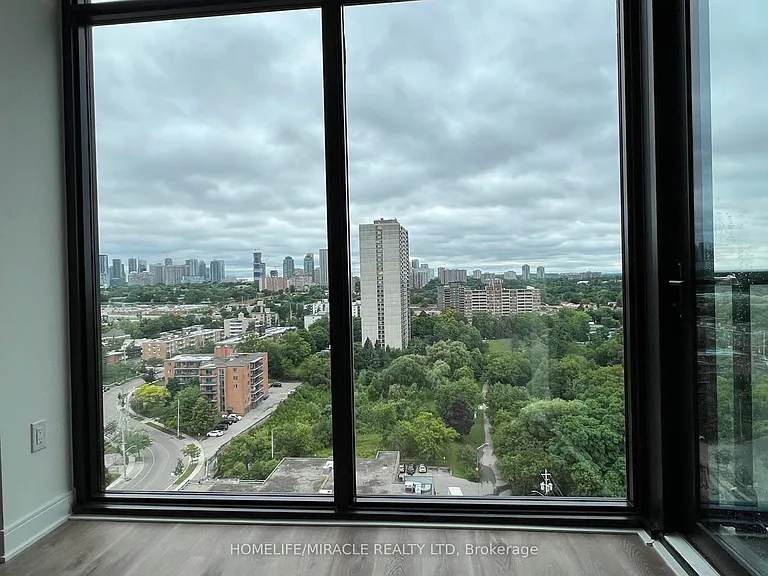 86 Dundas St E #1603 — Photo 23