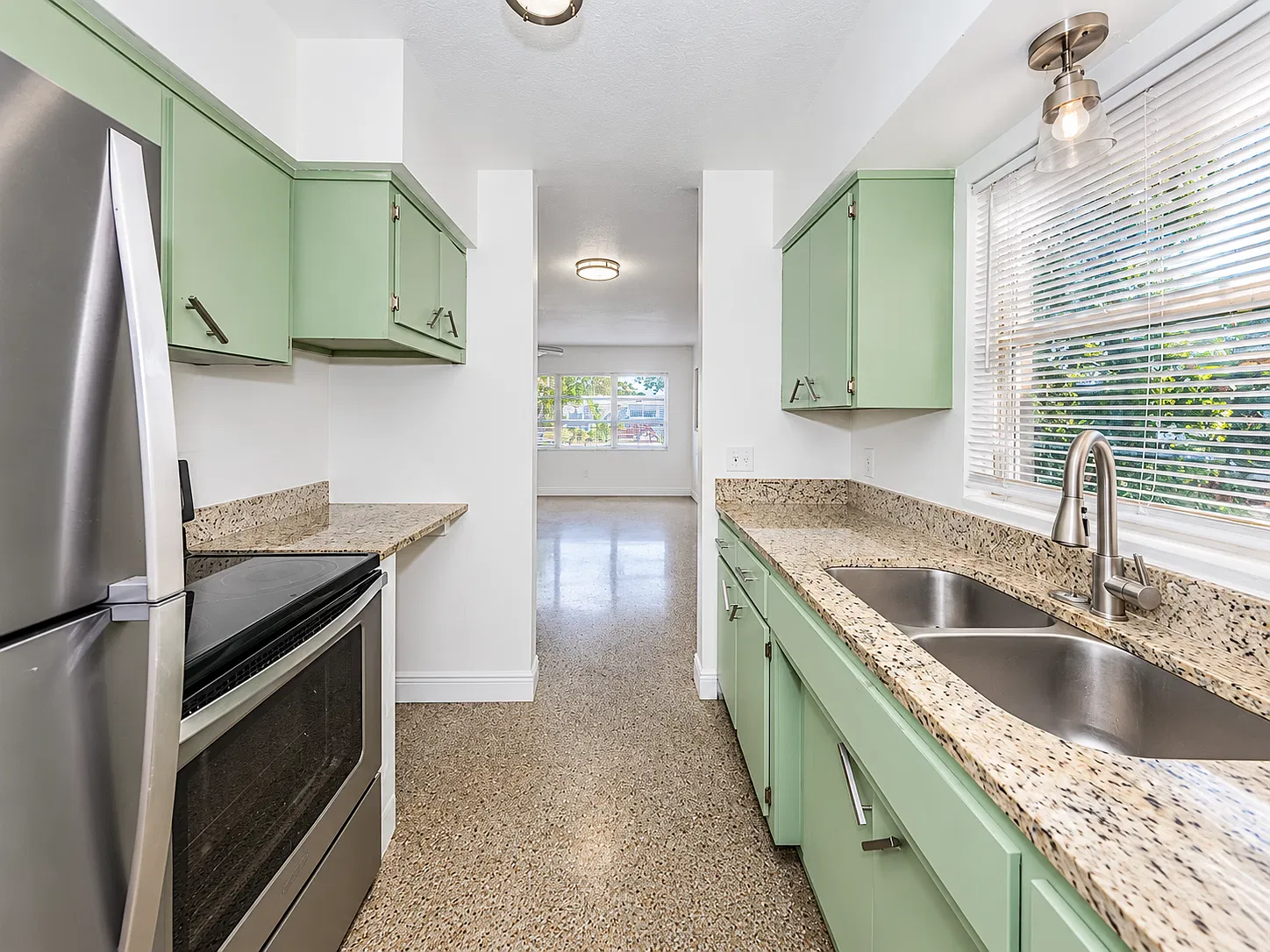 2 bed, 763 sqft, $2,175 — Photo 3