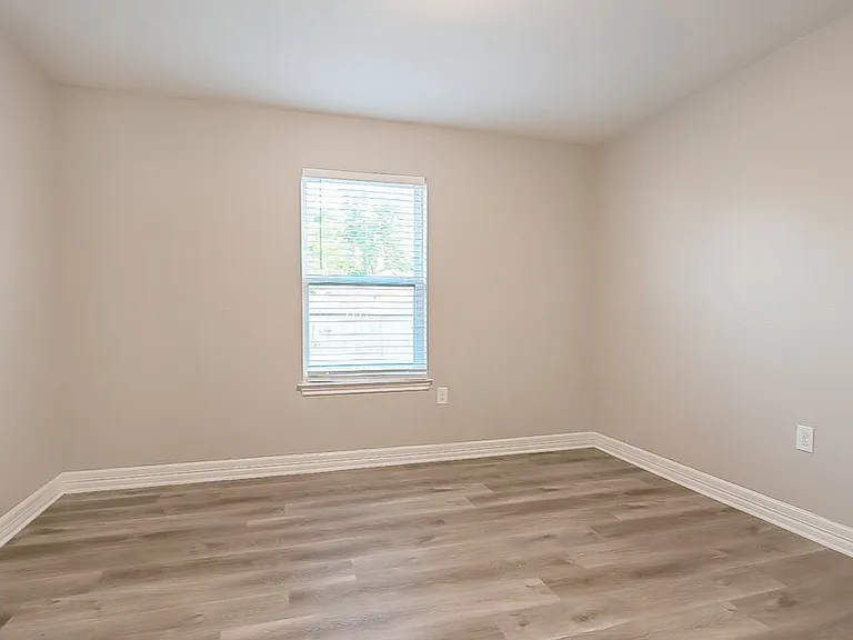 201 Green Meadows Rd — Photo 12