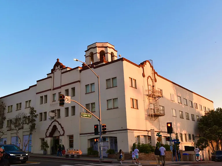 Hotel Laguna