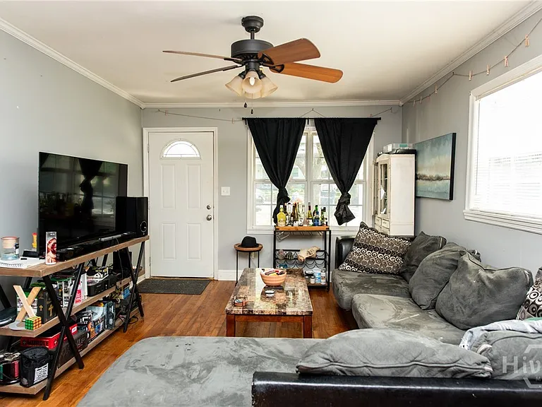 130 Magnolia St — Photo 3