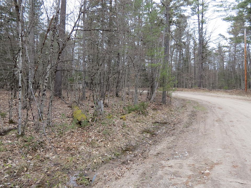 2nd image of 186 Spruce Ln