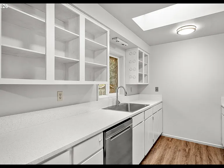 5803 SW 56th Ave — Photo 8