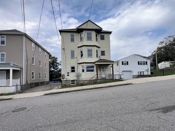 692 Penn St, Fall River, MA 02724