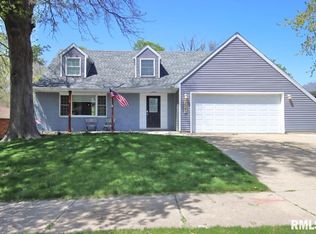 3343 W Saymore Ln, Peoria, IL 61615