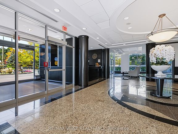 4th image of 1403 Royal York Rd #209