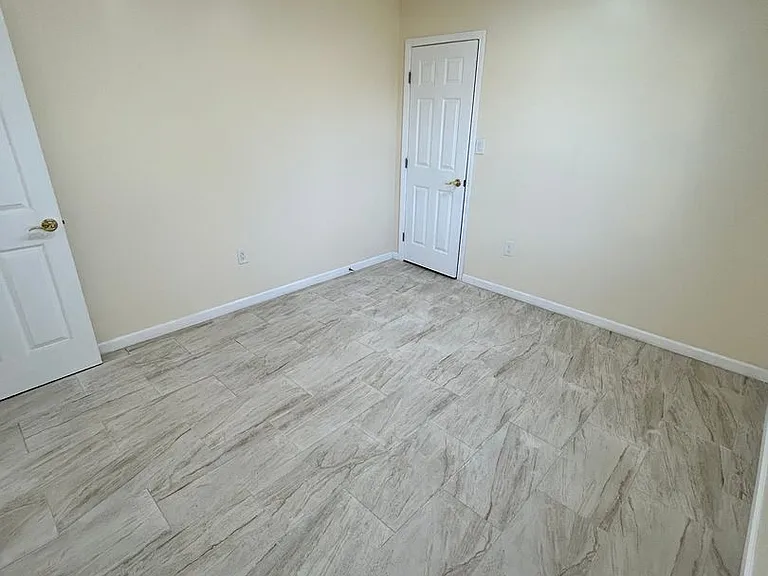 2433 Wakulla Ave — Photo 12