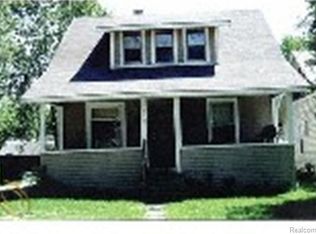 1289 E Lake Dr, Novi, MI