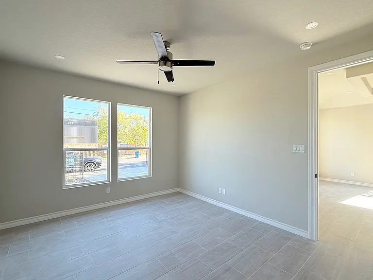411 Moselle Ave — Photo 15