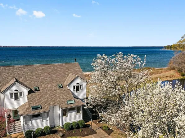 5842 Riverview Ct, White Stone, VA 22578