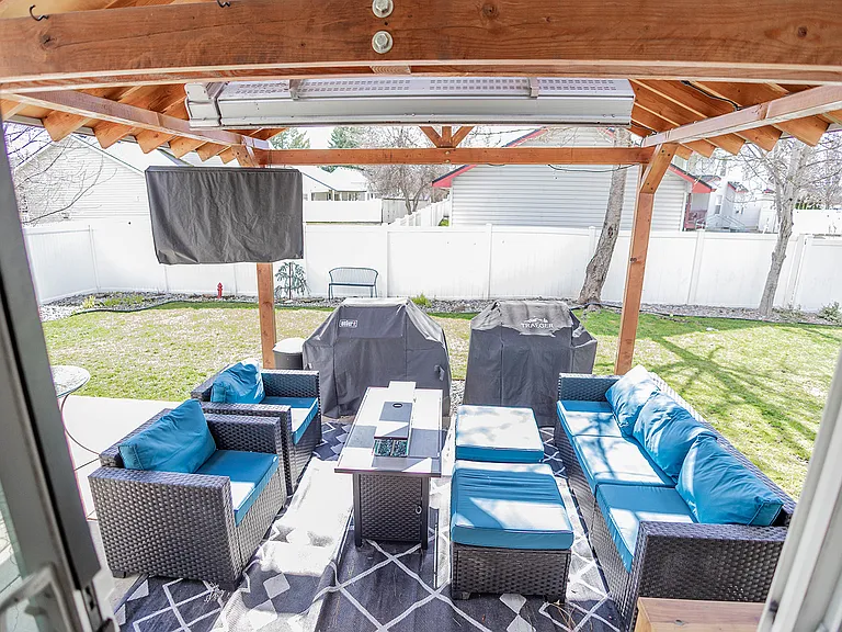 1268 W Bentwood Loop — Photo 105