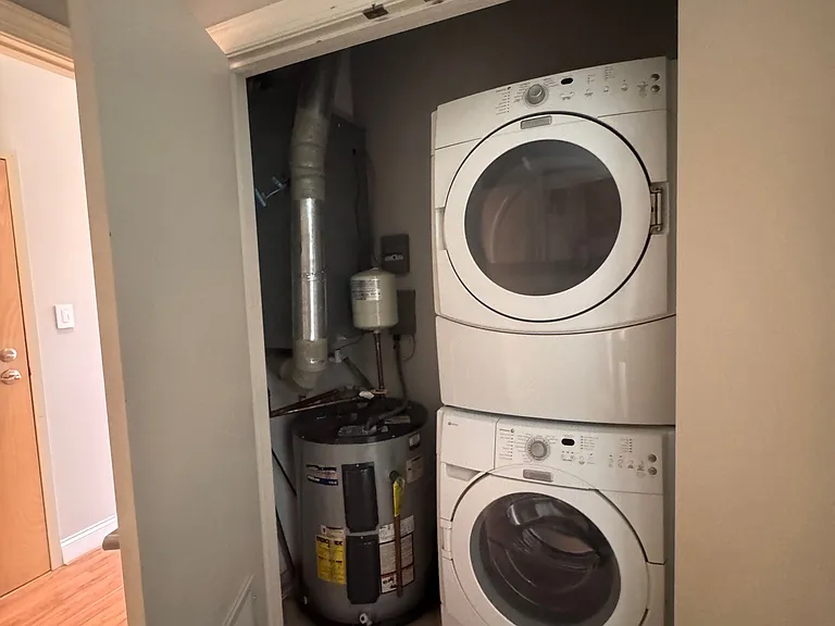 220 W Market St #206 — Photo 17