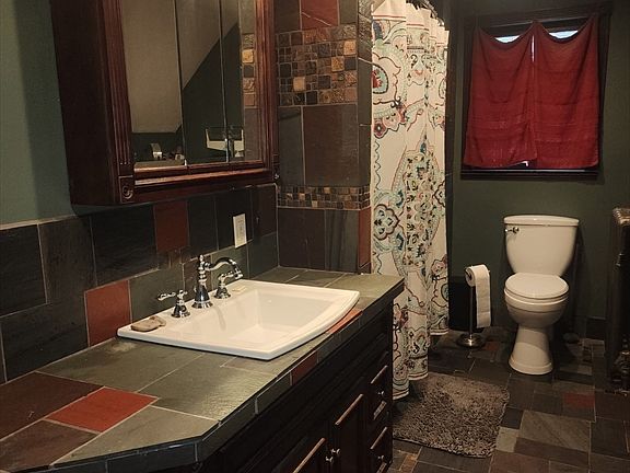3rd image of 47 Keith St