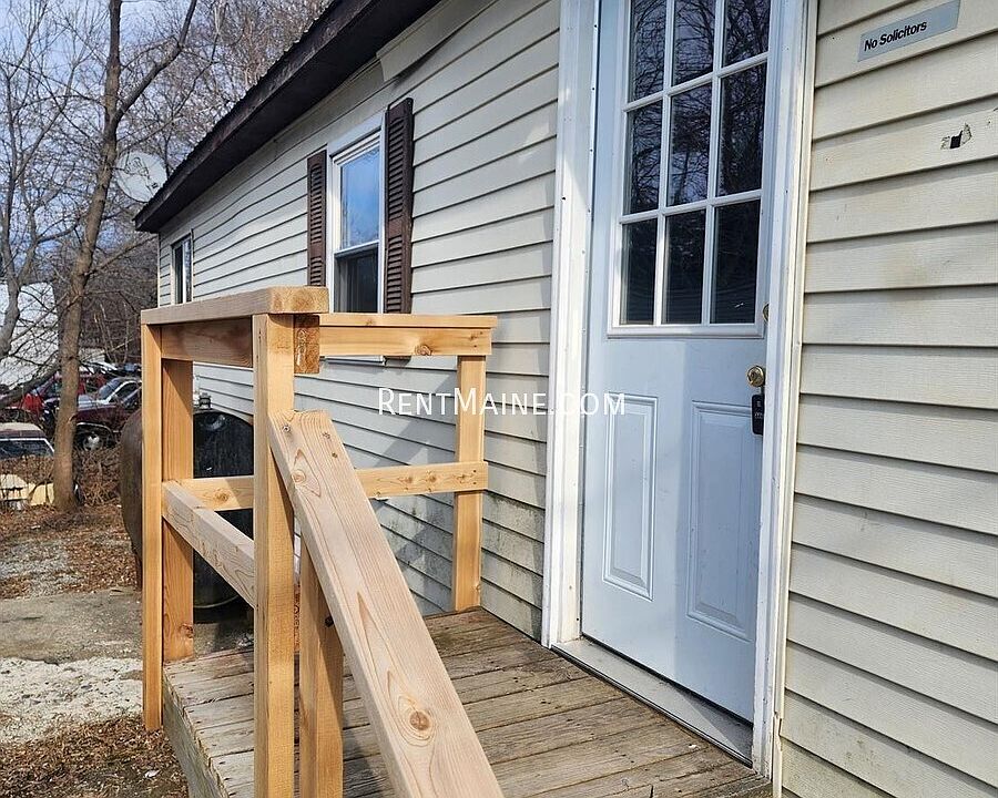 1st image of 681 Main Rd N Trailer 4
