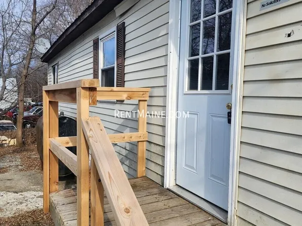 681 Main Rd N Trailer 4, Hampden, ME 04444
