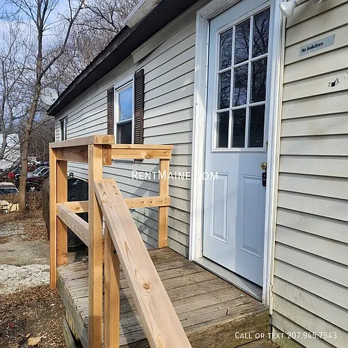 681 Main Rd N Photo 1