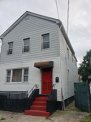 4th image of 1120 E 93rd St #2F