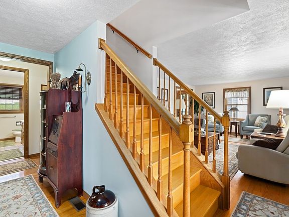 4th image of 341 Patterson Ln