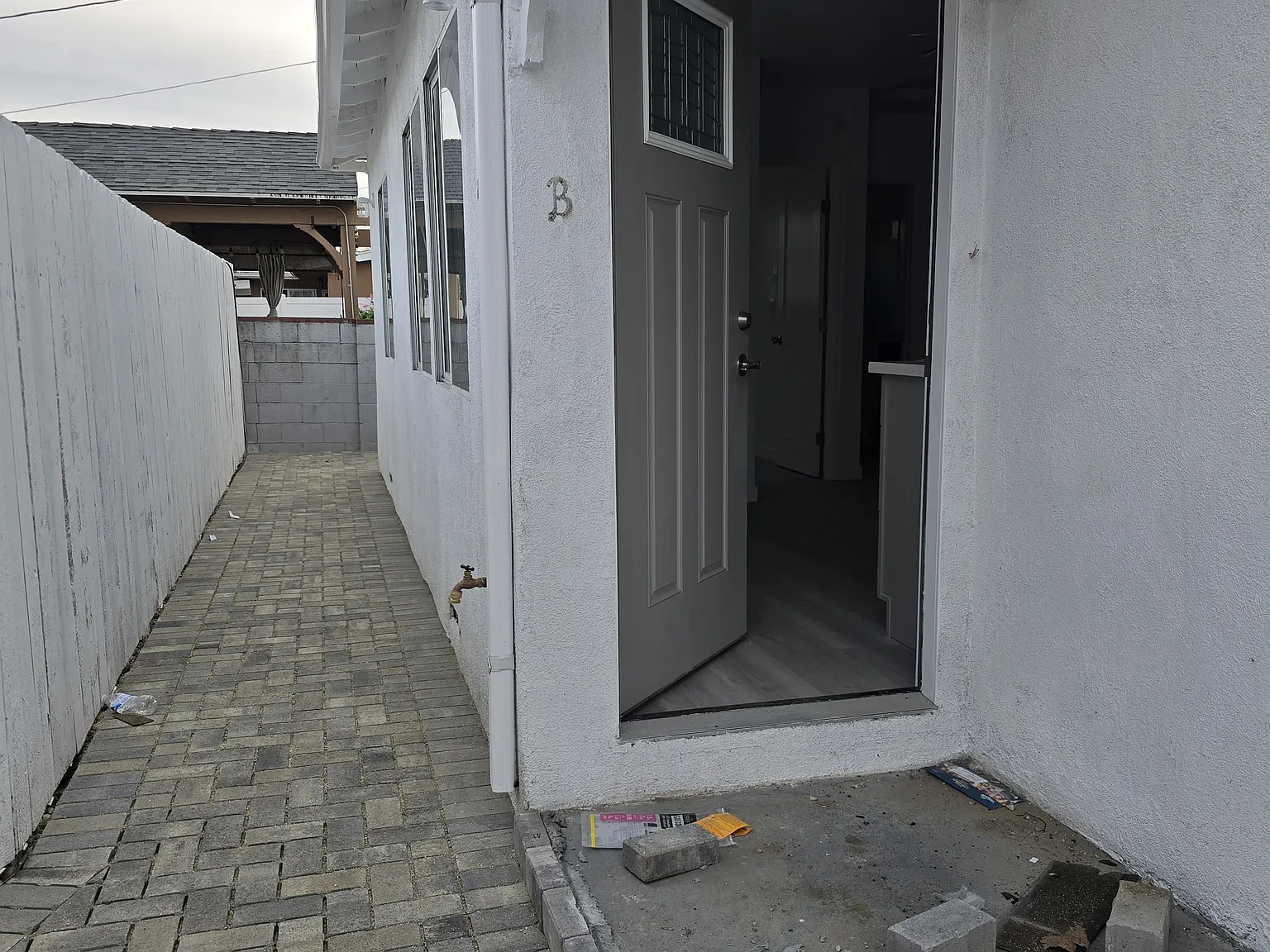 2706 Thornton Ave — Photo 1