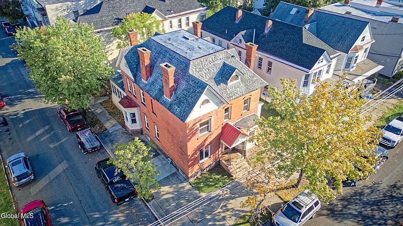 3rd image of 515 16th Street