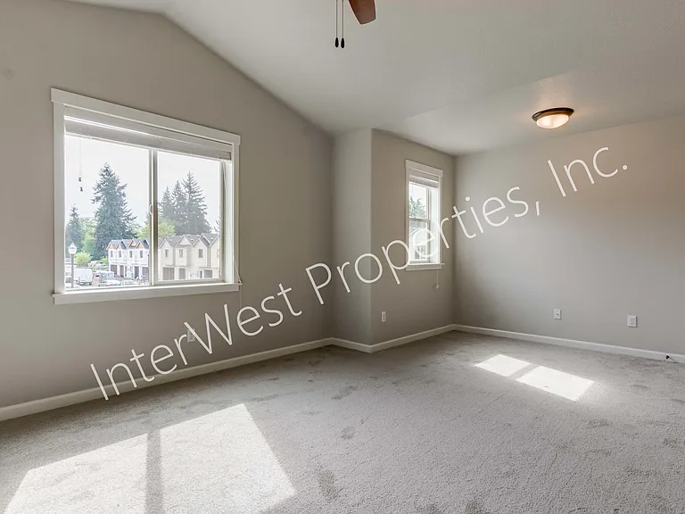 10317 NE 61st Cir — Photo 15