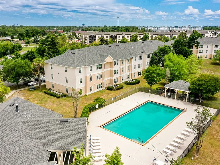Siena Gardens Apartments — Photo 10
