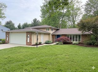 5910 Som Center Rd, Solon, OH 44139