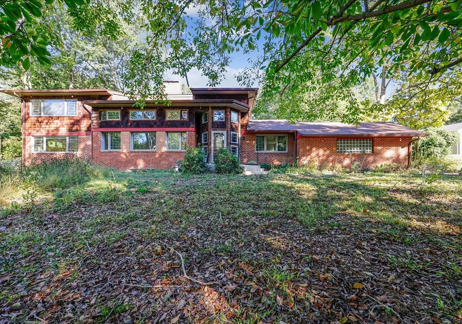 Spacious 5BR/3.5 BTH oasis available NOW in Silver Spring,MD — Photo 2